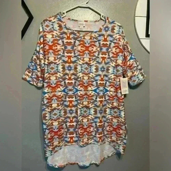 ❤️ LuLaRoe Irma High Low Top Very Soft Fabric New With Tags - Picture 1 of 6